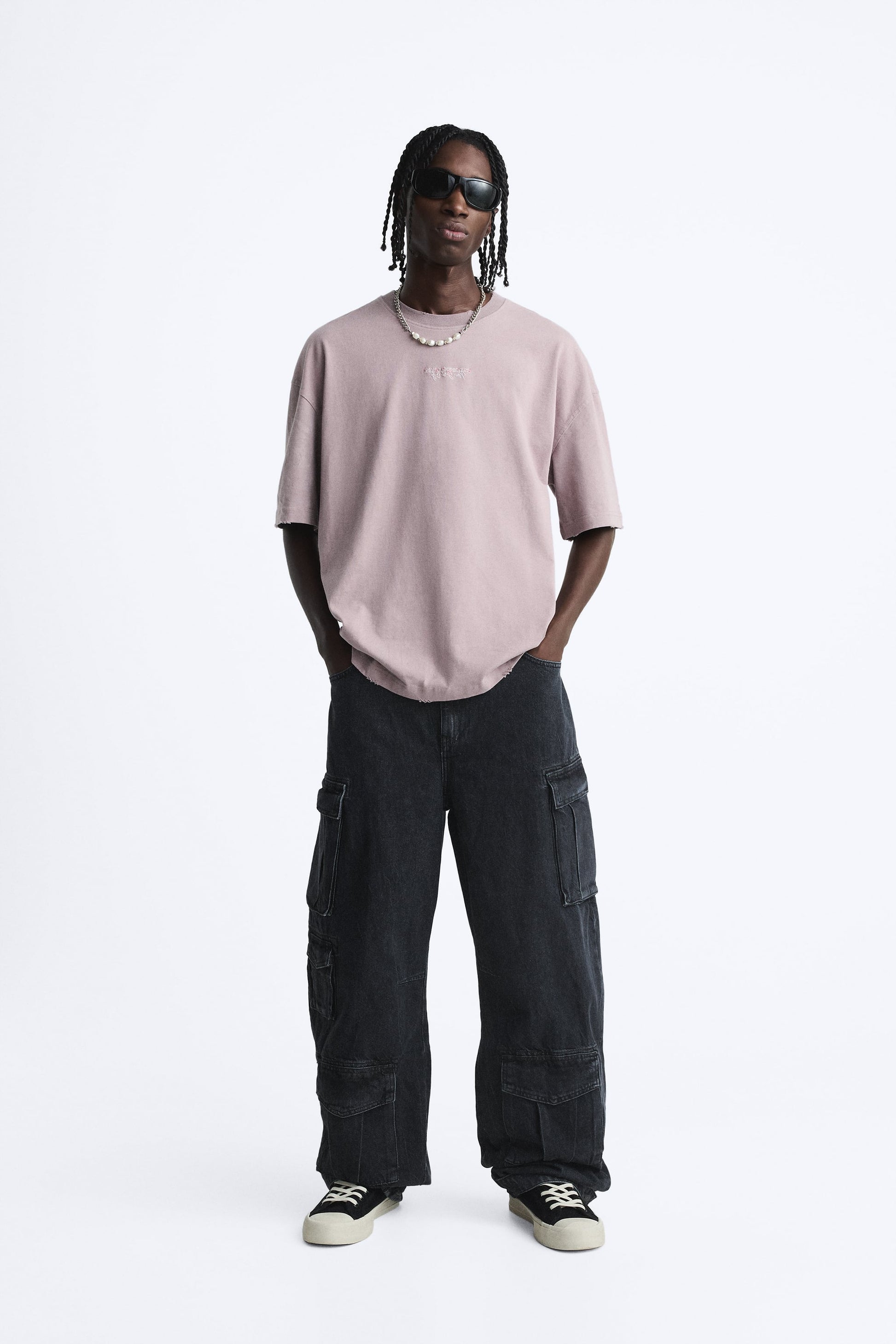 Zara T-Shirt Oversized Bordada Rosa