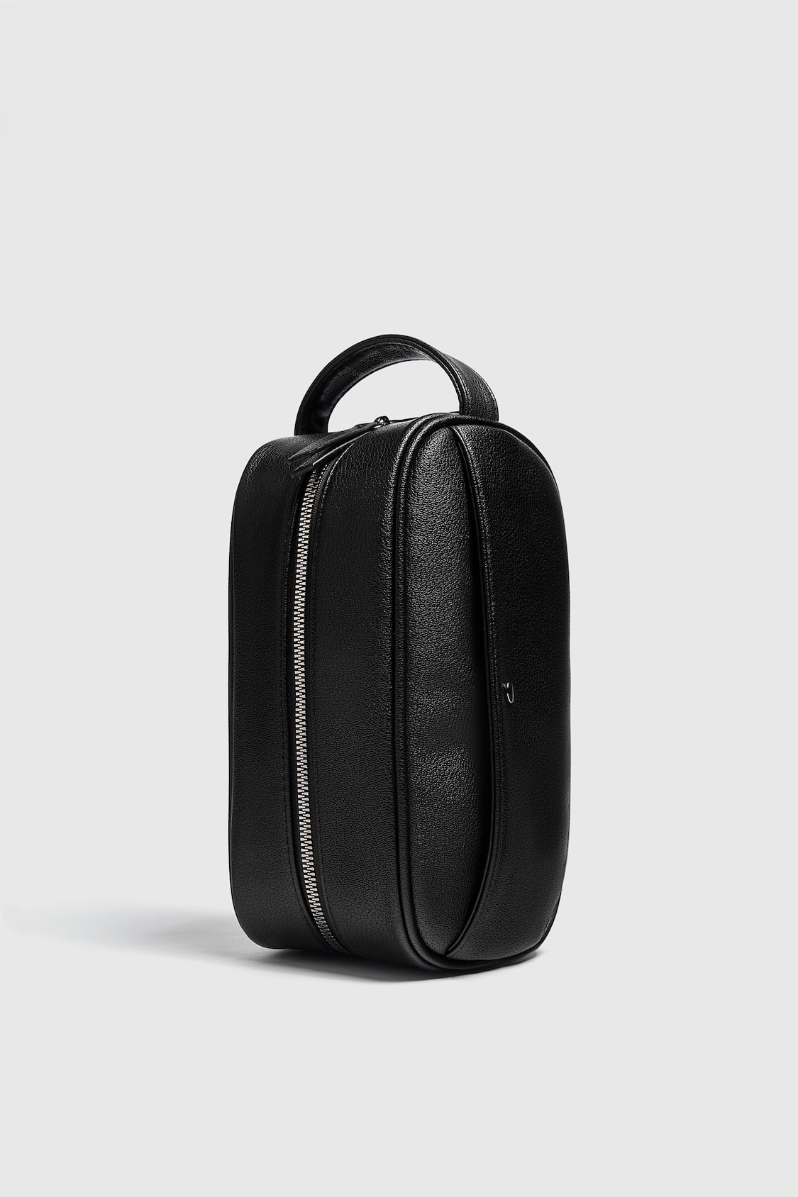 Pull&amp;Bear Necessaire Básica Preta