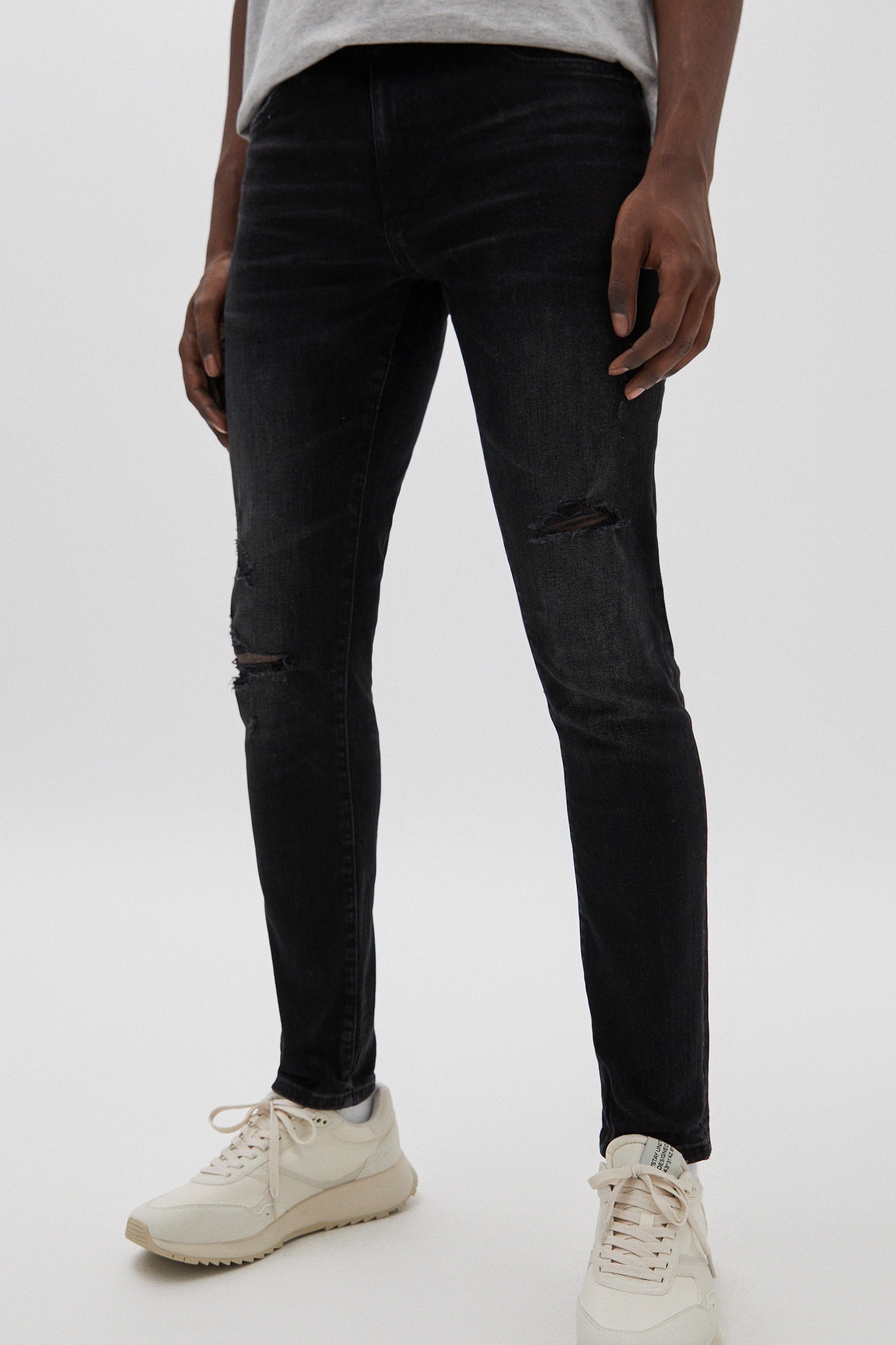 Pull&amp;Bear Jeans Skinny Fit Com Rasgões Preta