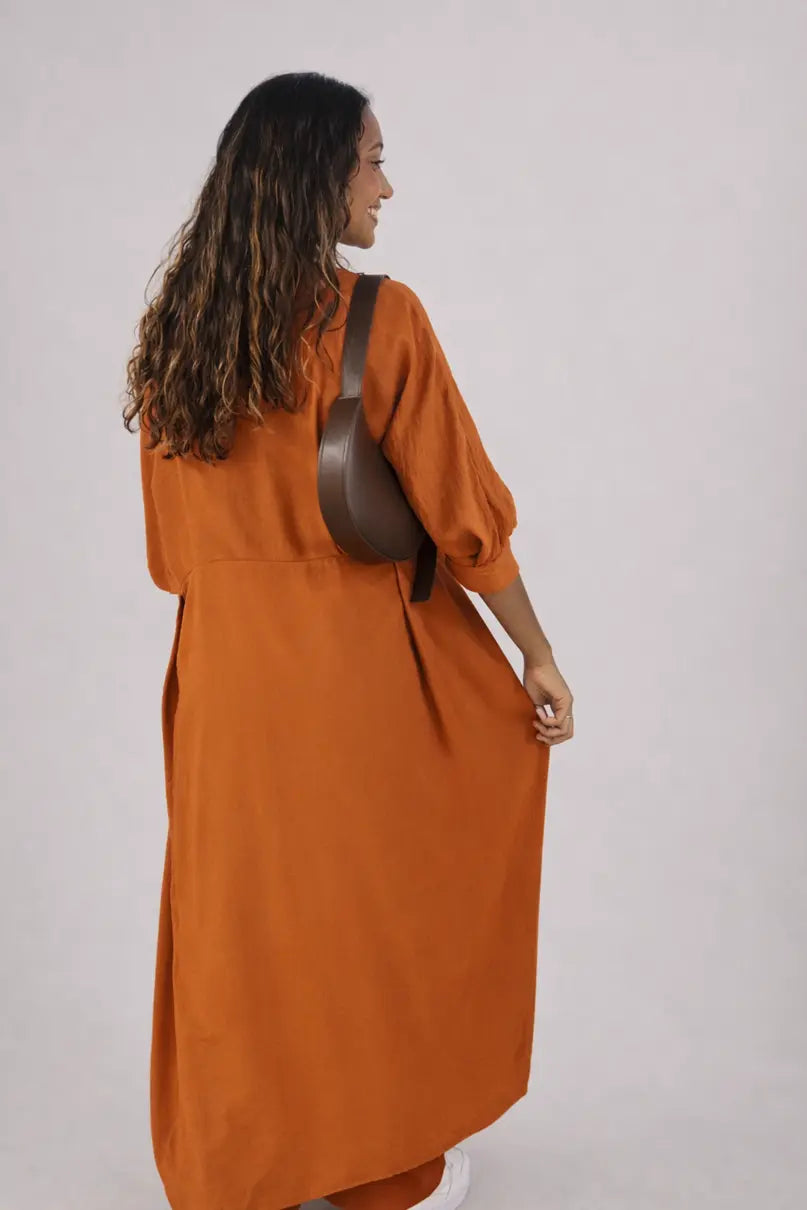 Vestido camiseiro em Linho