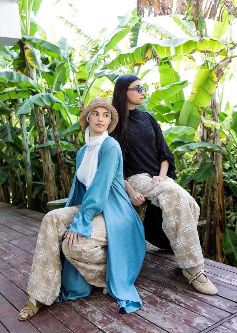 Calças de Linho Bordadas