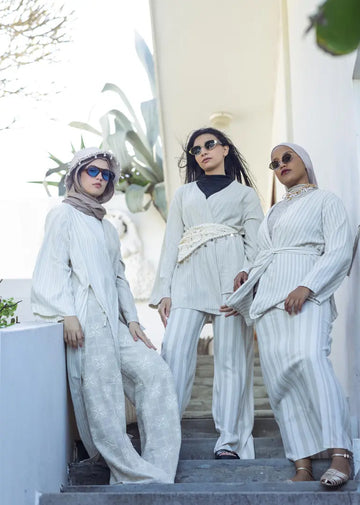 Calças de Linho Bordadas Creme